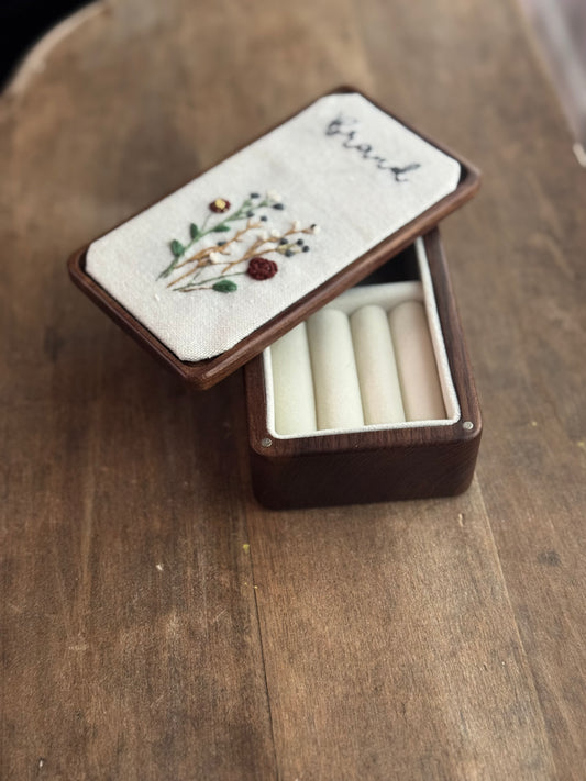 Hand embroidered floral walnut jewelry box with custom name – personalized wedding keepsake.